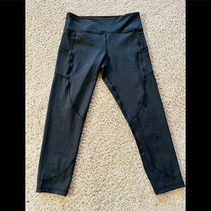 Zyia Black Pocket Light
n Tight Hi-Rise 7/8
24"
Size 14-16